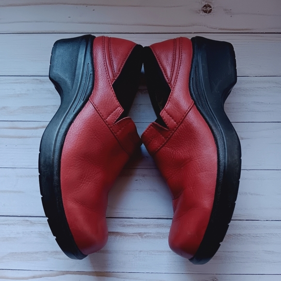 Ariat Women's US Sz 8.5 B Red Leather Slip On Comfort Shoes - Picture 7 of 10